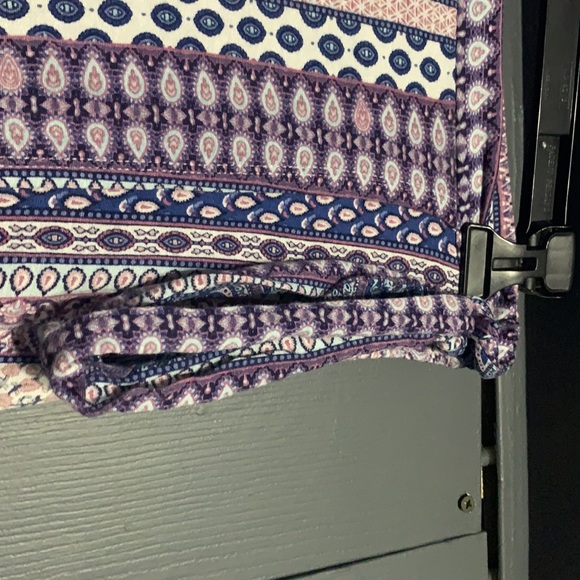 High low colorful printed Skirt with a tie on the side. Size: S A32 - Picture 3 of 5